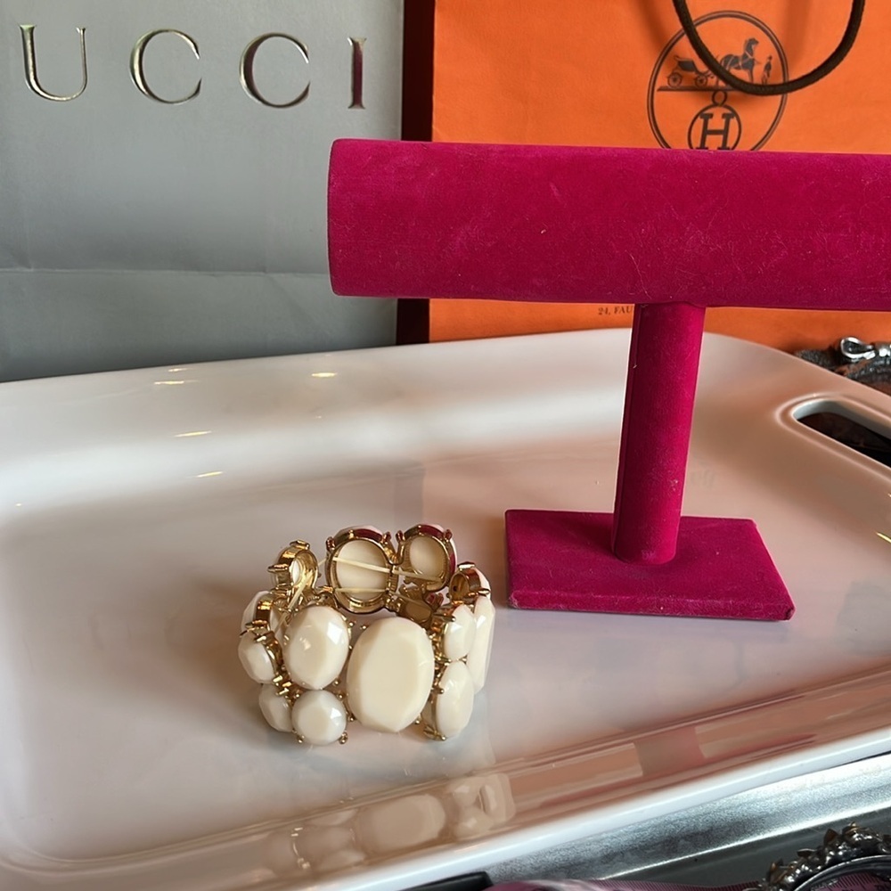 Chunky Stretchy Stone Cream Bracelet - Picture 2 of 5
